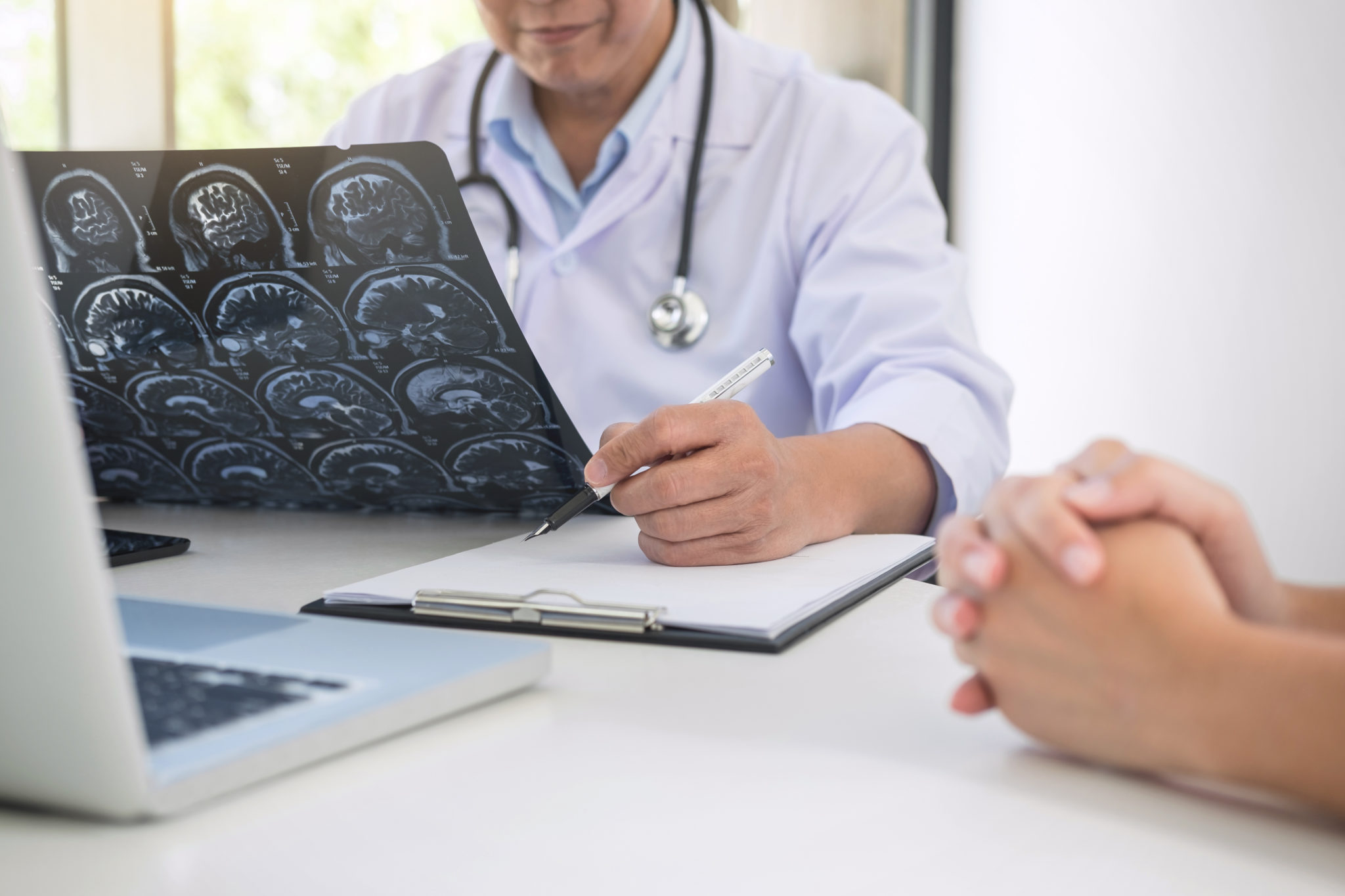 What Does A Neurologist Do? - Seer Medical