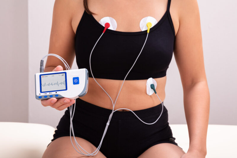 Holter monitor device used for ambulatory ECG testing with 3 leads